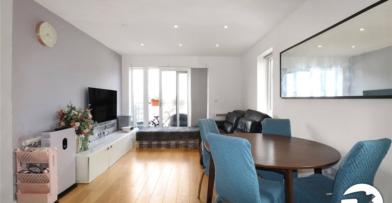 2 bedroom property for sale in Belvedere | Robinson Jackson