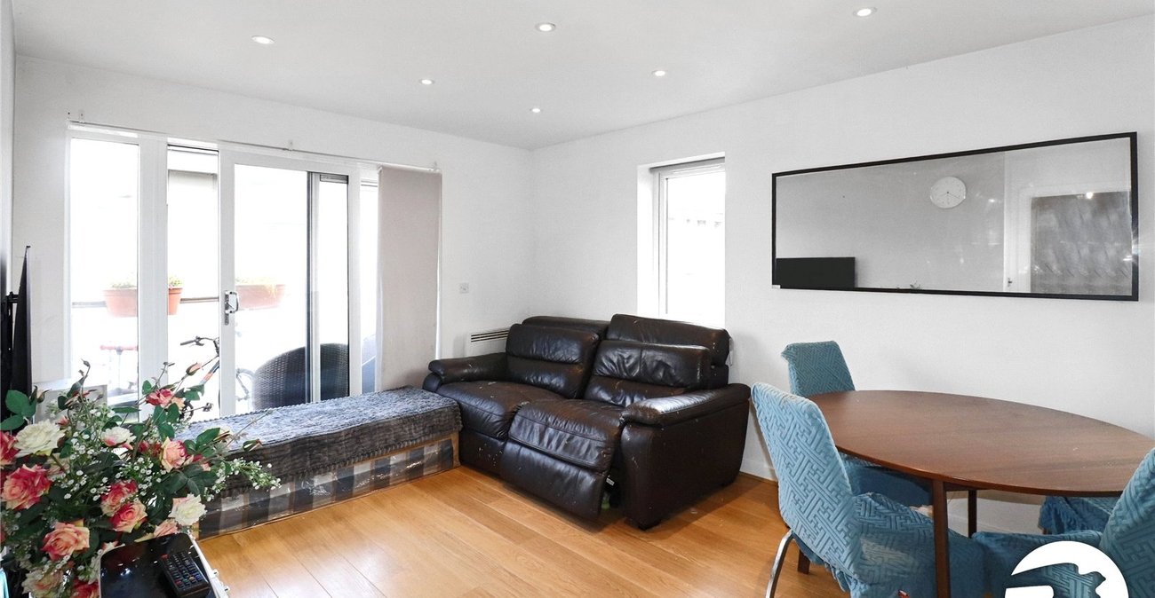 2 bedroom property for sale in Belvedere | Robinson Jackson