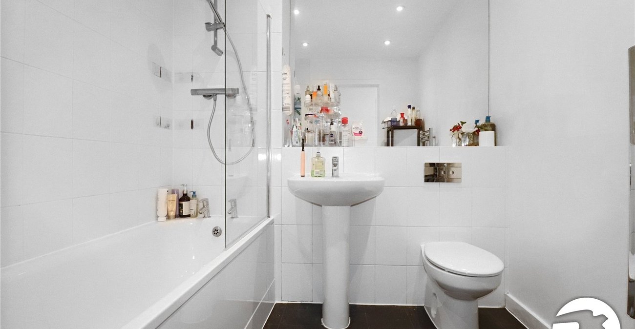 2 bedroom property for sale in Belvedere | Robinson Jackson