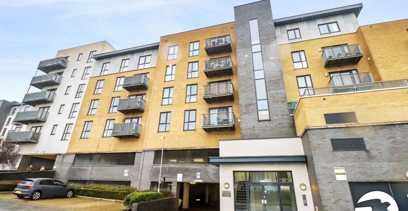 2 bedroom property for sale in Belvedere | Robinson Jackson