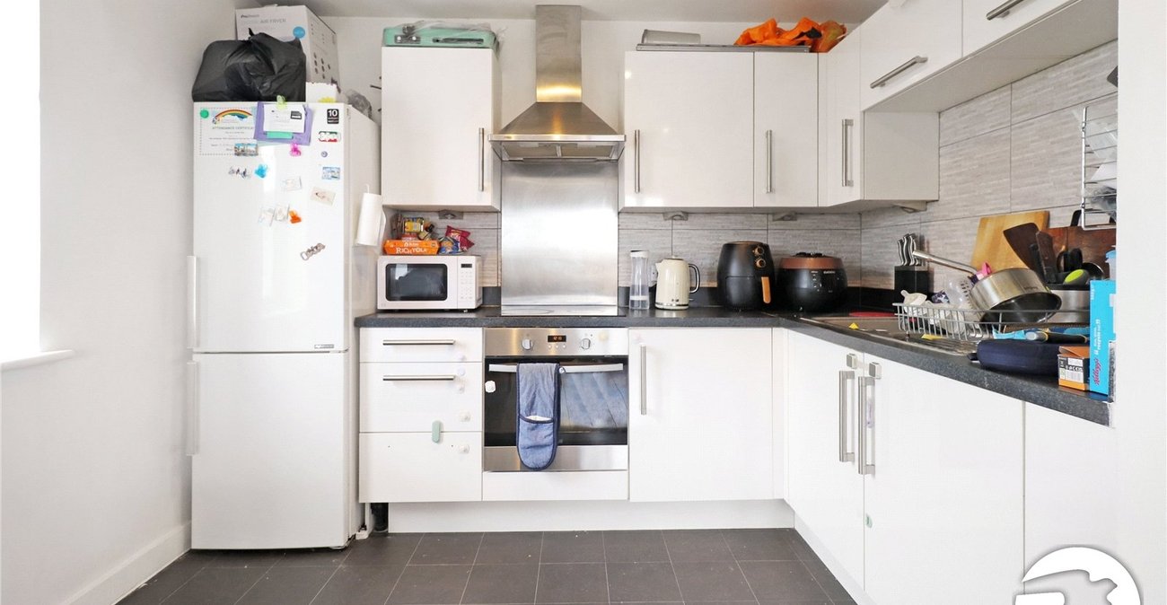 2 bedroom property for sale in Belvedere | Robinson Jackson
