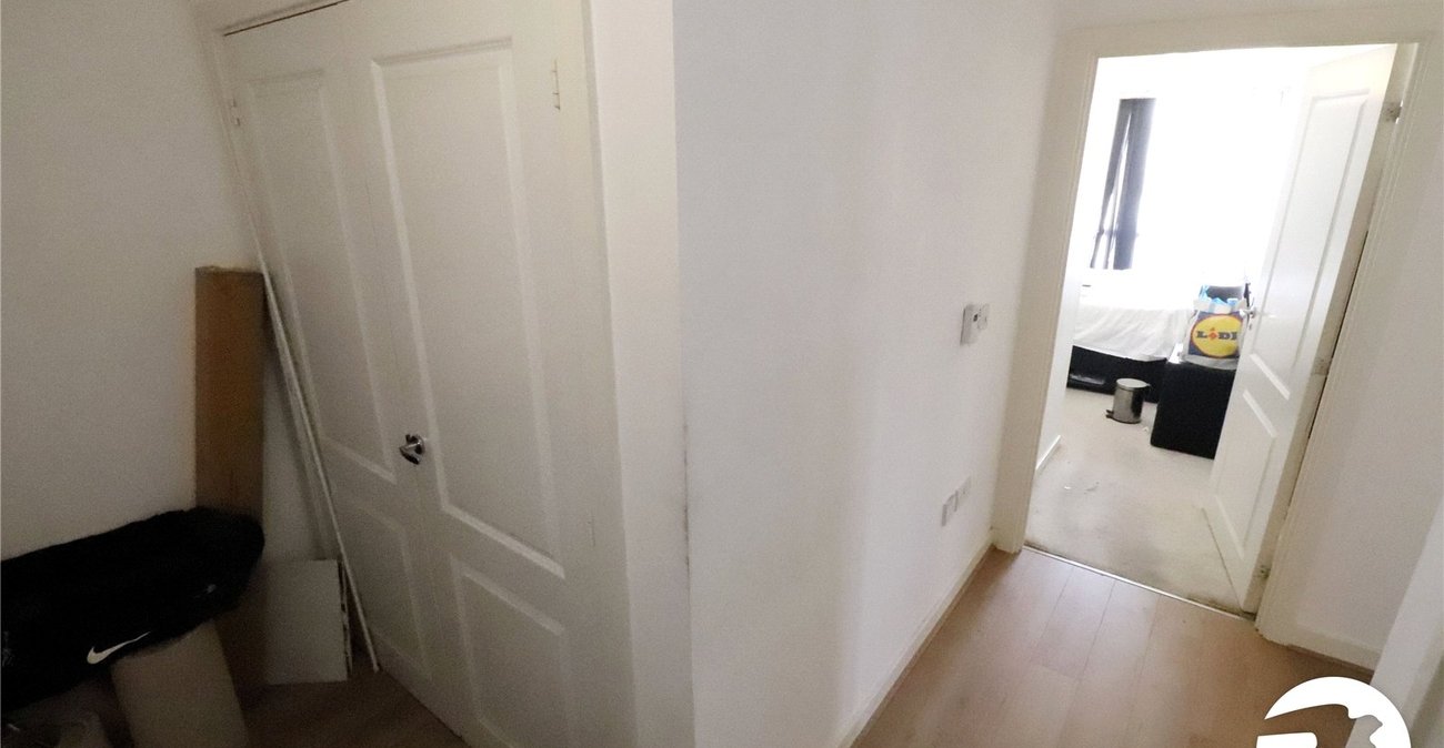 2 bedroom property for sale in Belvedere | Robinson Jackson