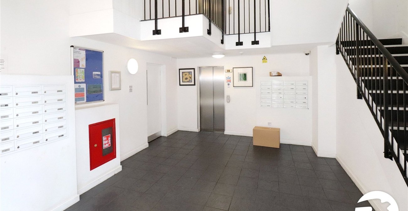 2 bedroom property for sale in Belvedere | Robinson Jackson