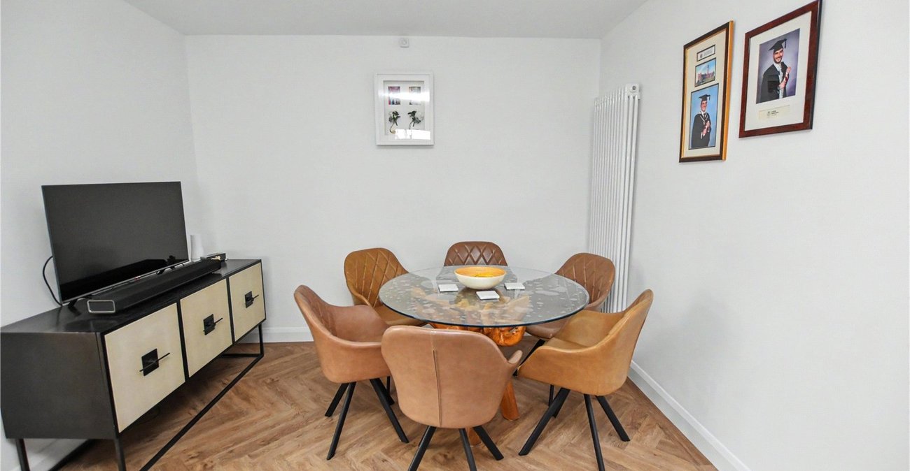 2 bedroom bungalow for sale in Bexleyheath | Robinson Jackson