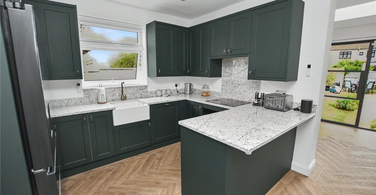 2 bedroom bungalow for sale in Bexleyheath | Robinson Jackson