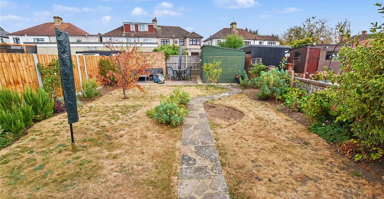 2 bedroom bungalow for sale in Bexleyheath | Robinson Jackson