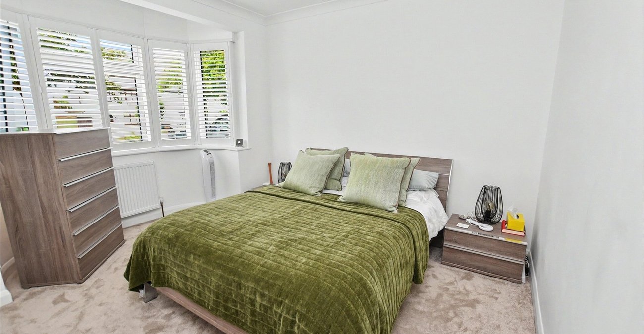 2 bedroom bungalow for sale in Bexleyheath | Robinson Jackson