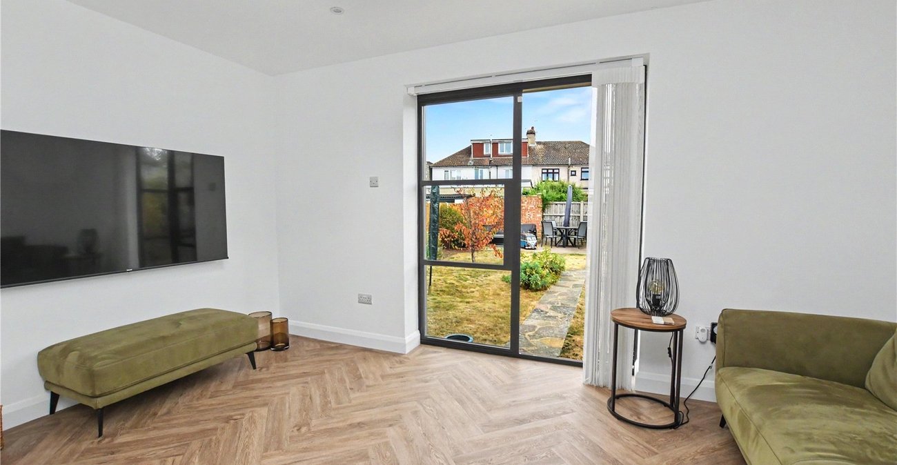 2 bedroom bungalow for sale in Bexleyheath | Robinson Jackson