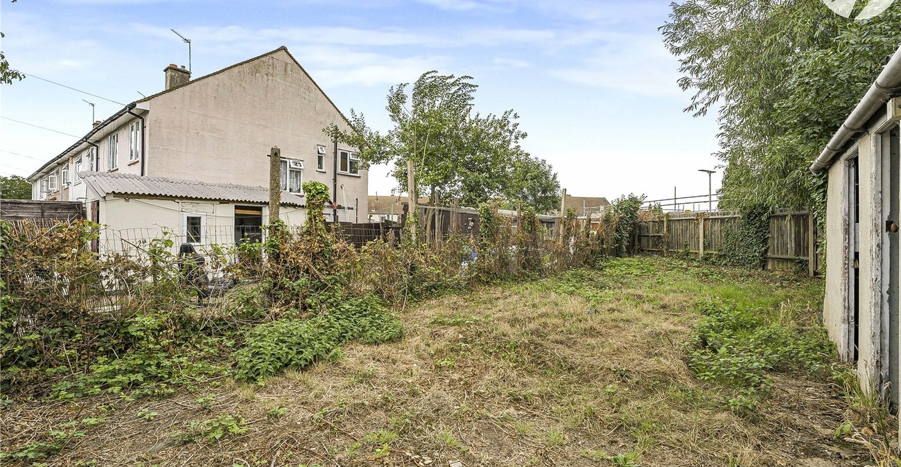 4 bedroom house for sale in Dartford | Robinson Jackson