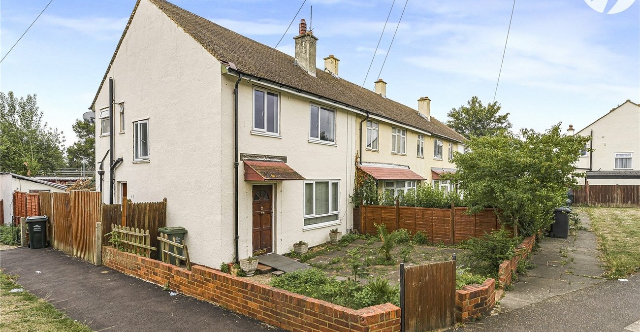 4 bedroom house for sale in Dartford | Robinson Jackson