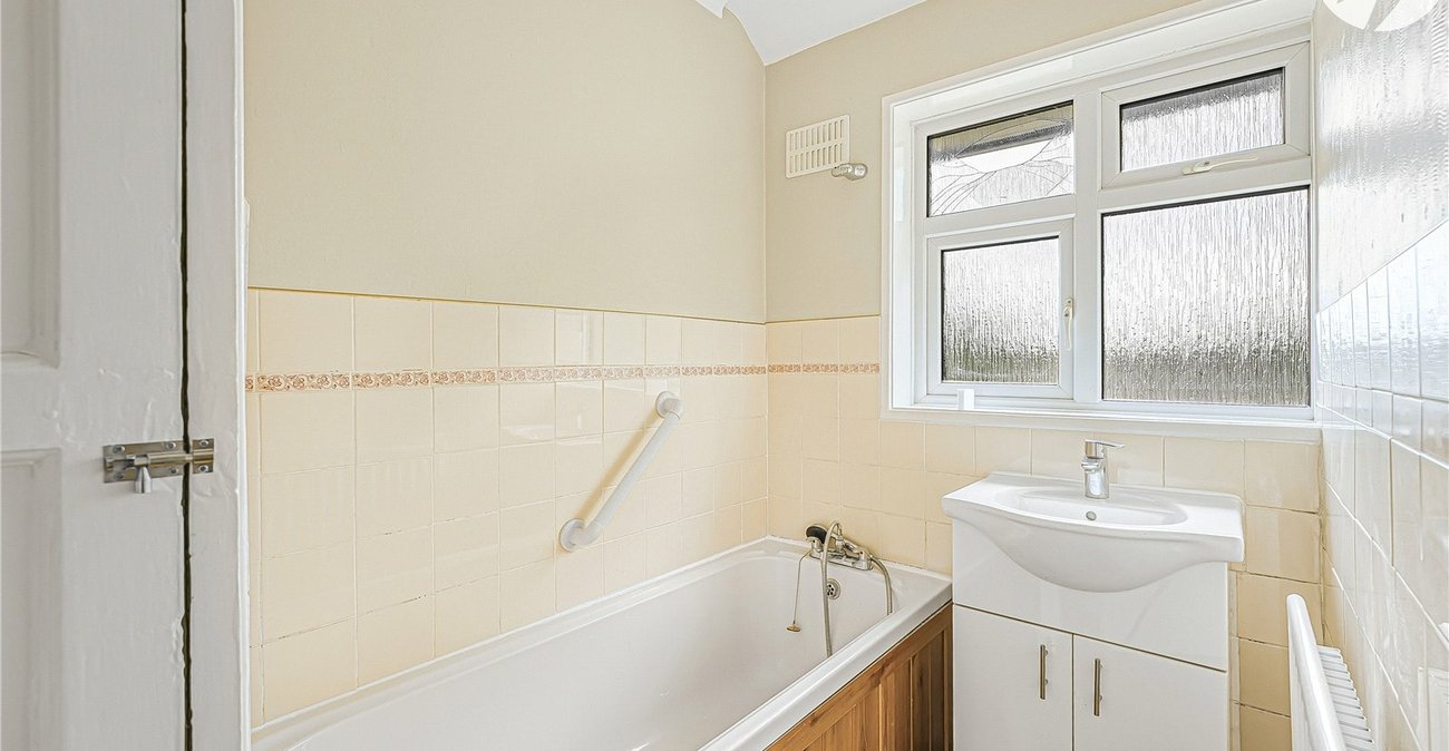 4 bedroom house for sale in Dartford | Robinson Jackson