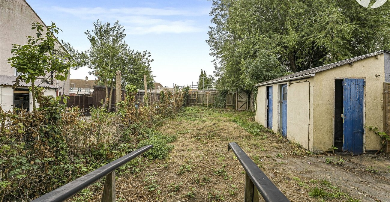 4 bedroom house for sale in Dartford | Robinson Jackson