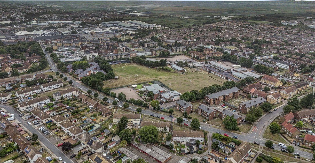 4 bedroom house for sale in Dartford | Robinson Jackson