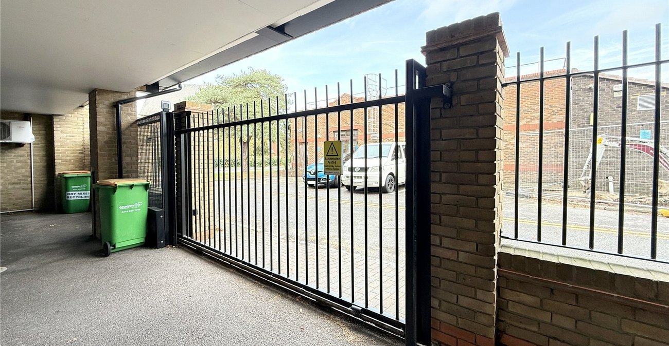 2 bedroom property for sale in St. Marys Road | Robinson Jackson