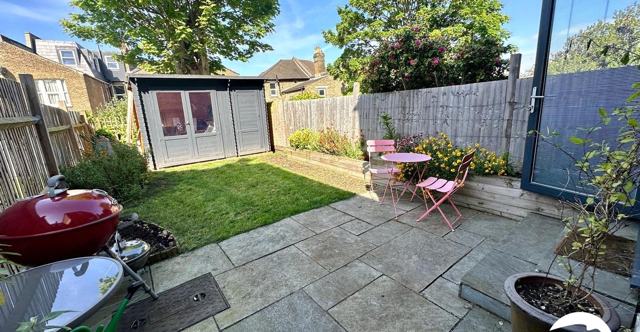 1 bedroom property for sale in Hither Green | Robinson Jackson