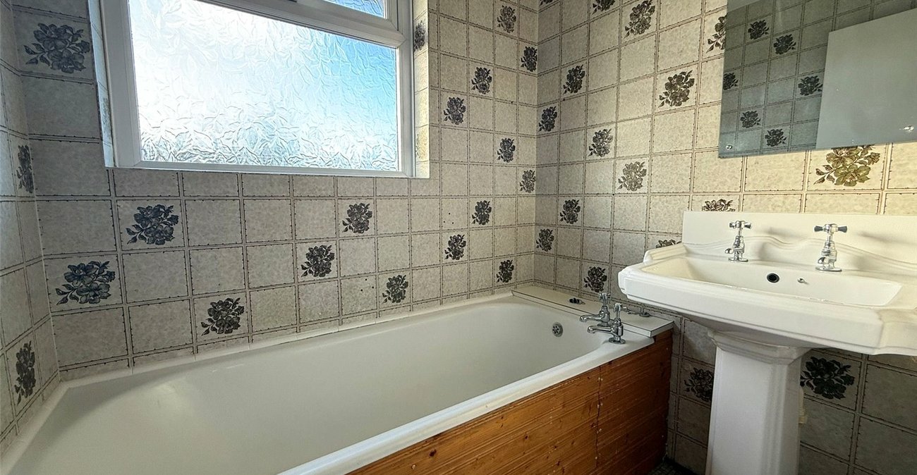 2 bedroom house for sale in Gravesend | Robinson Michael & Jackson