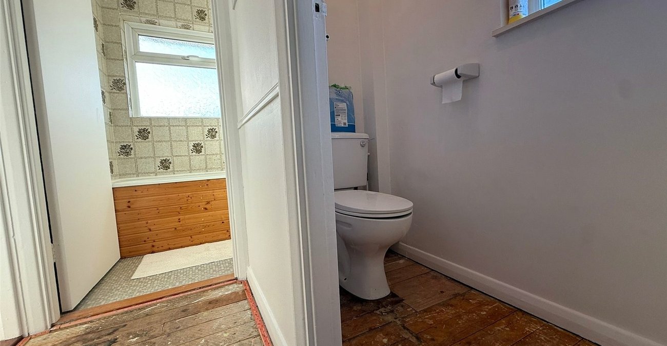 2 bedroom house for sale in Gravesend | Robinson Michael & Jackson