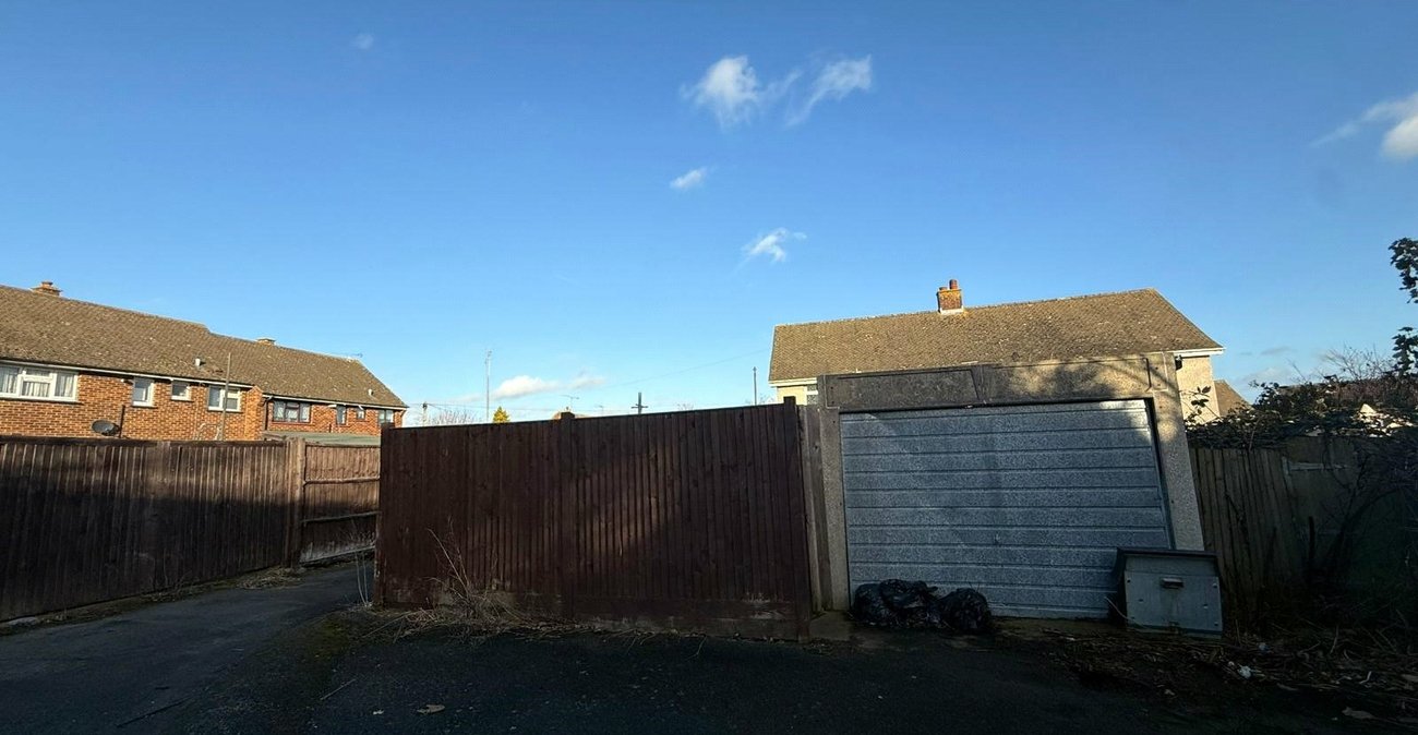 2 bedroom house for sale in Gravesend | Robinson Michael & Jackson