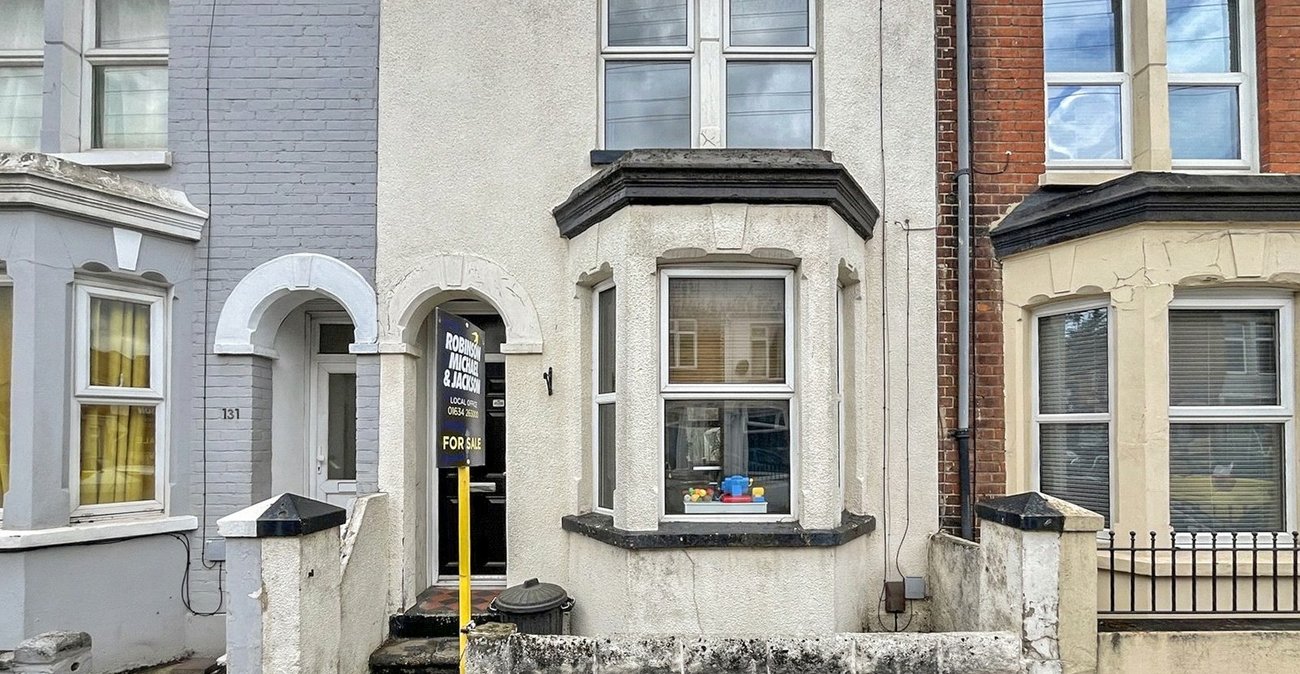 3 bedroom house for sale in Gillingham | Robinson Michael & Jackson