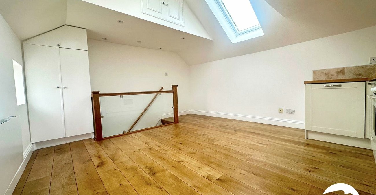 1 bedroom house for sale in London | Robinson Jackson