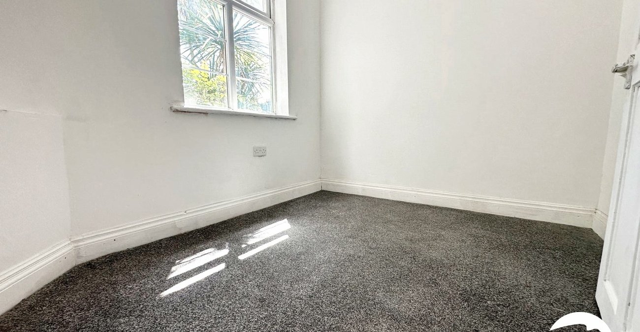 2 bedroom property for sale in London | Robinson Jackson