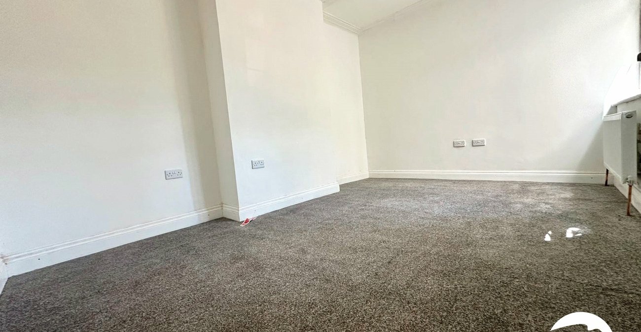 2 bedroom property for sale in London | Robinson Jackson