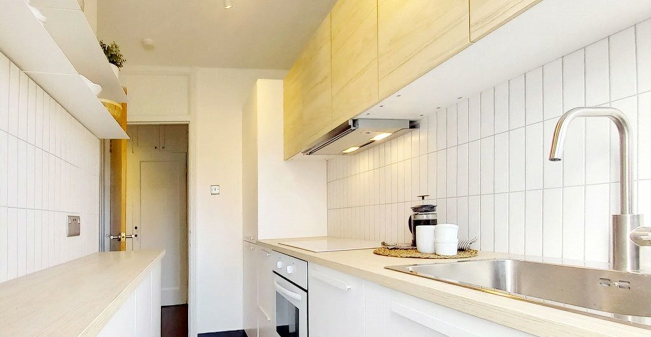 2 bedroom property for sale in London | Robinson Jackson