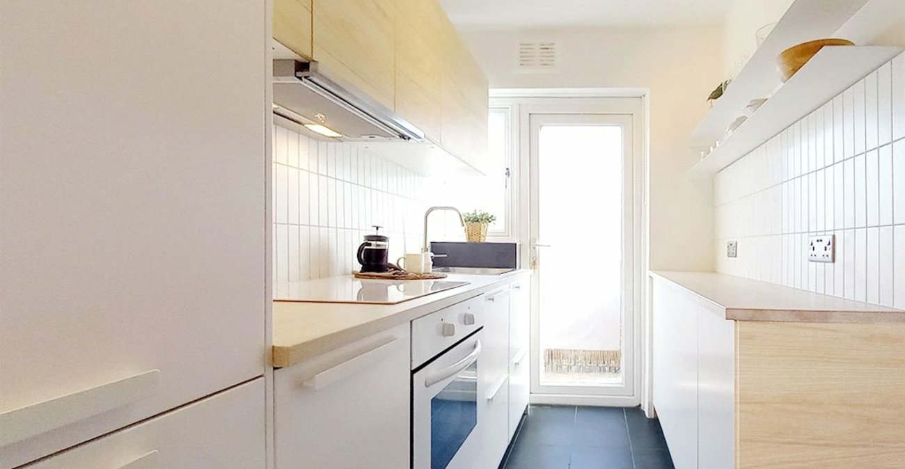 2 bedroom property for sale in London | Robinson Jackson