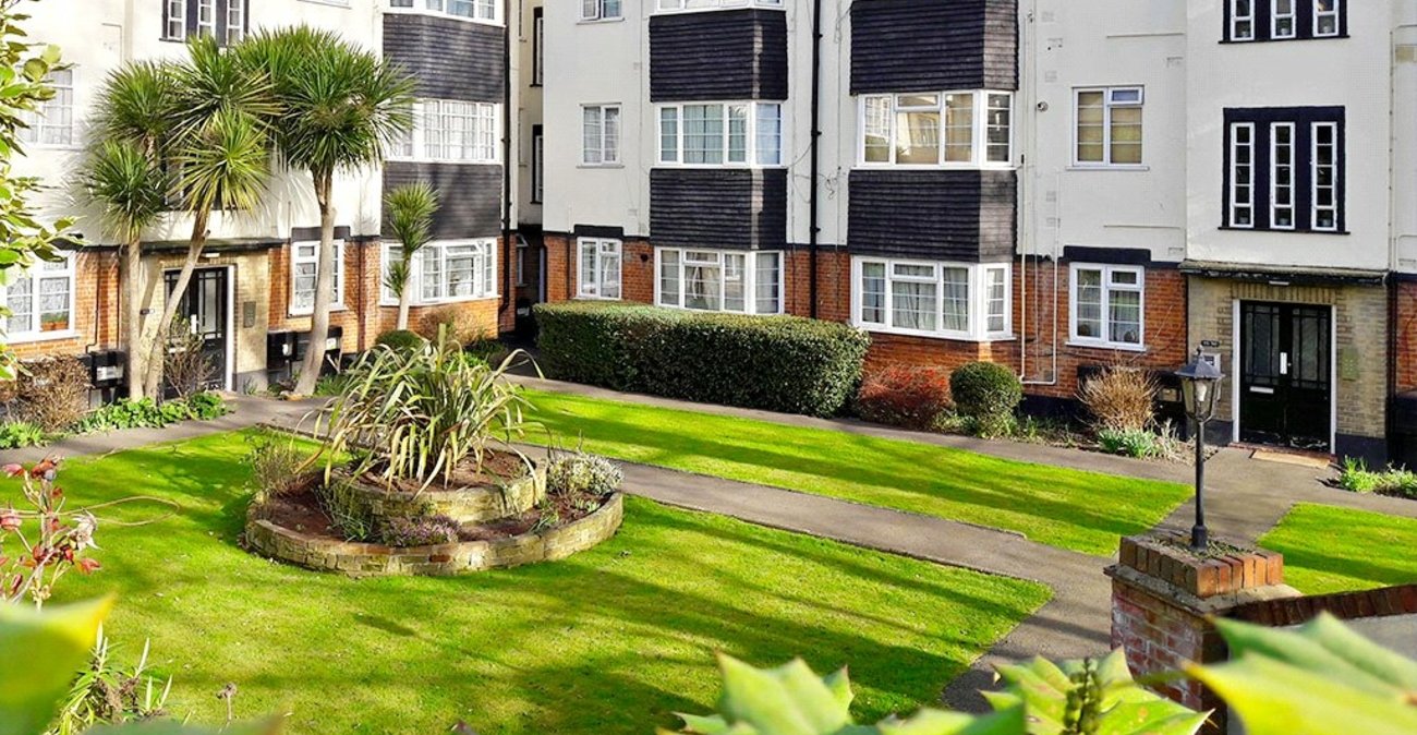 2 bedroom property for sale in London | Robinson Jackson