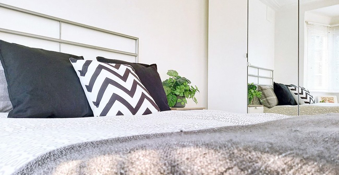 2 bedroom property for sale in London | Robinson Jackson