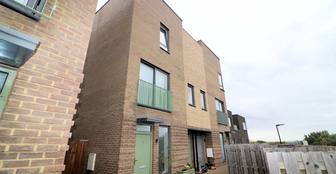 2 bedroom property for sale in Erith | Robinson Jackson