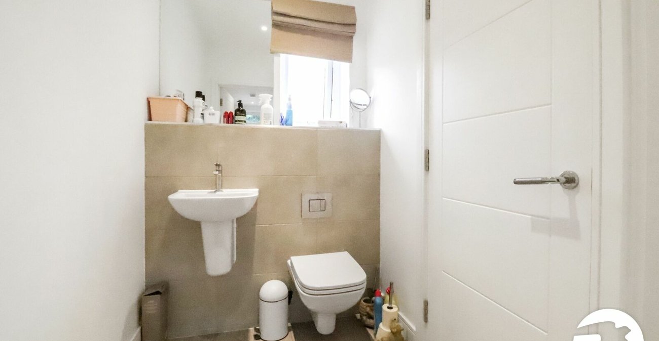 4 bedroom house for sale in Erith | Robinson Jackson