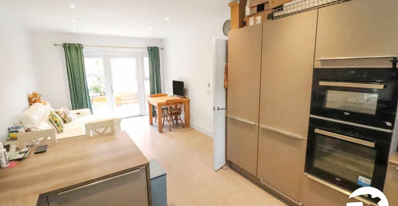 4 bedroom house for sale in Erith | Robinson Jackson