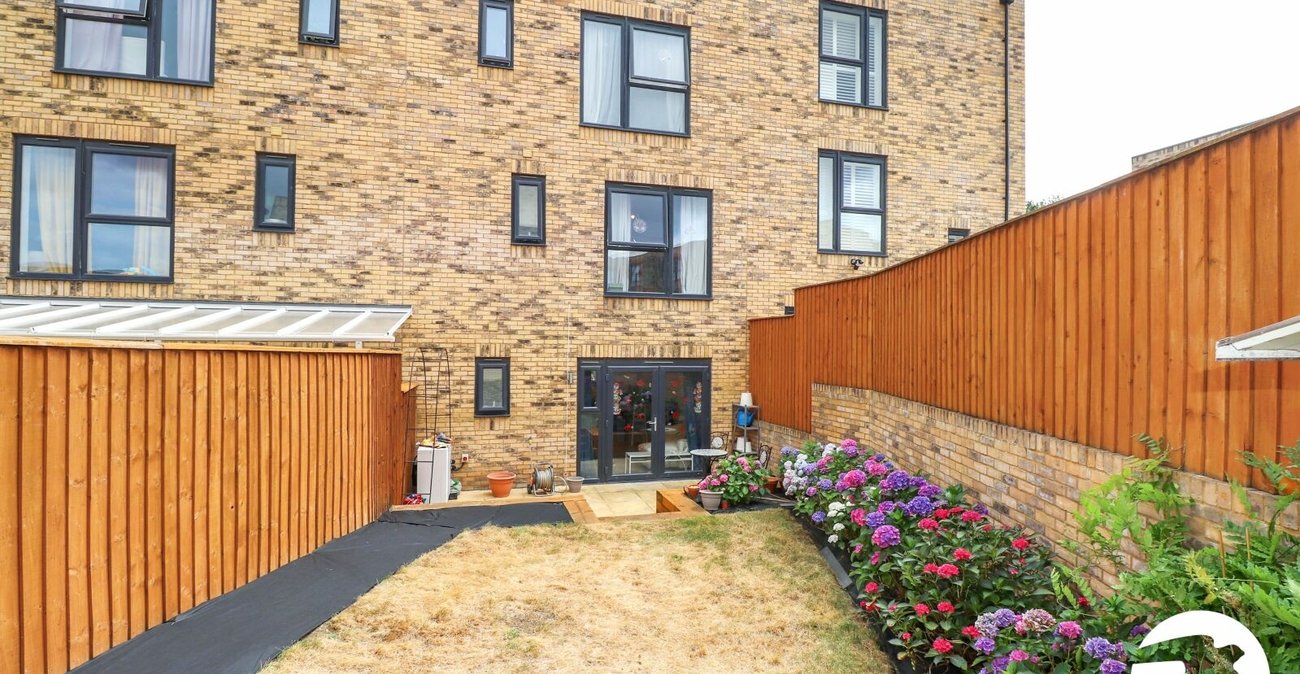 4 bedroom house for sale in Erith | Robinson Jackson