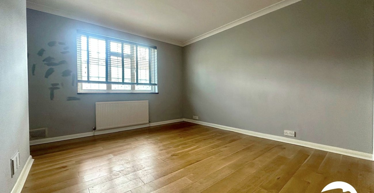 2 bedroom property for sale in London | Robinson Jackson