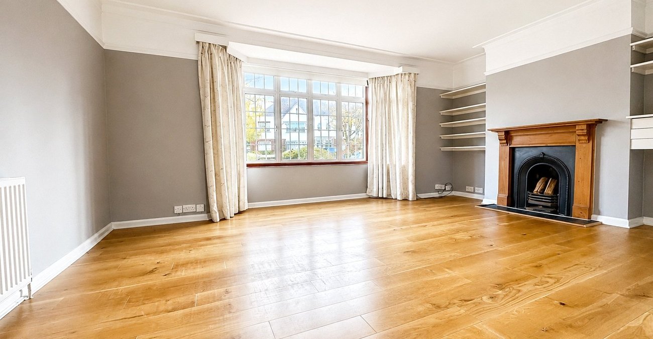 2 bedroom property for sale in London | Robinson Jackson