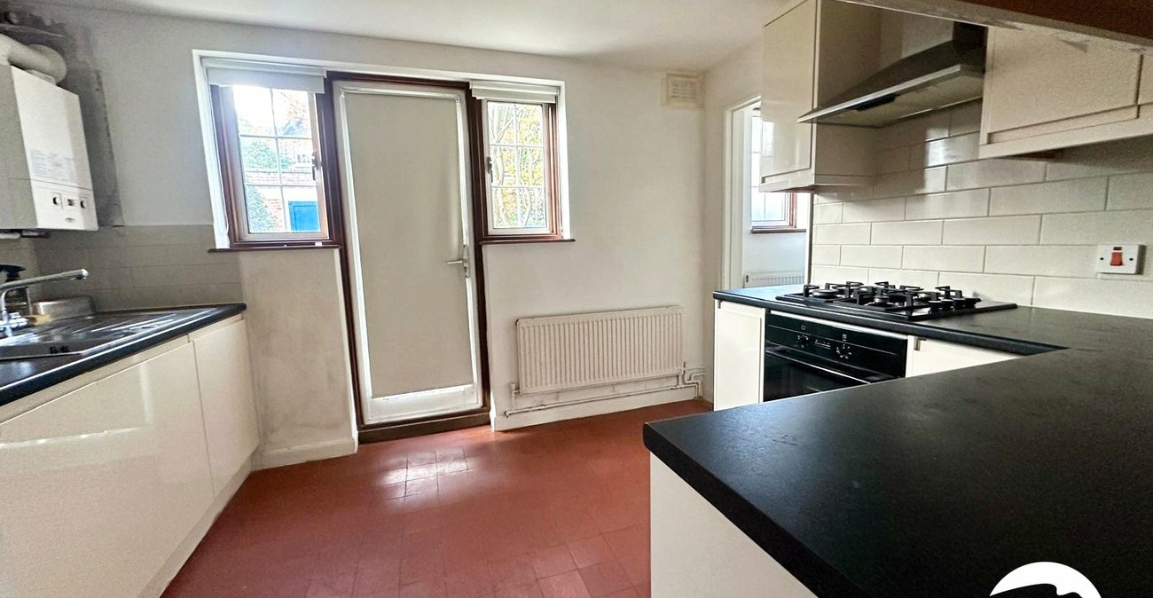 2 bedroom property for sale in London | Robinson Jackson