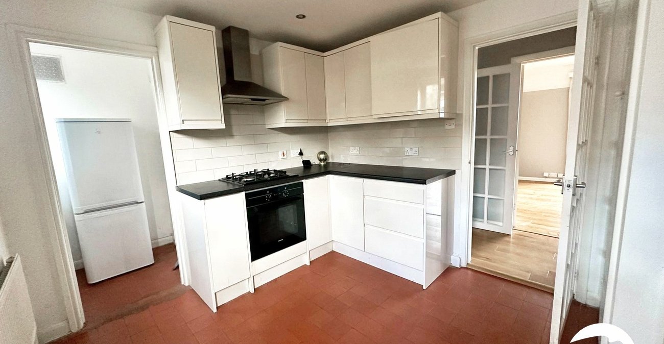 2 bedroom property for sale in London | Robinson Jackson