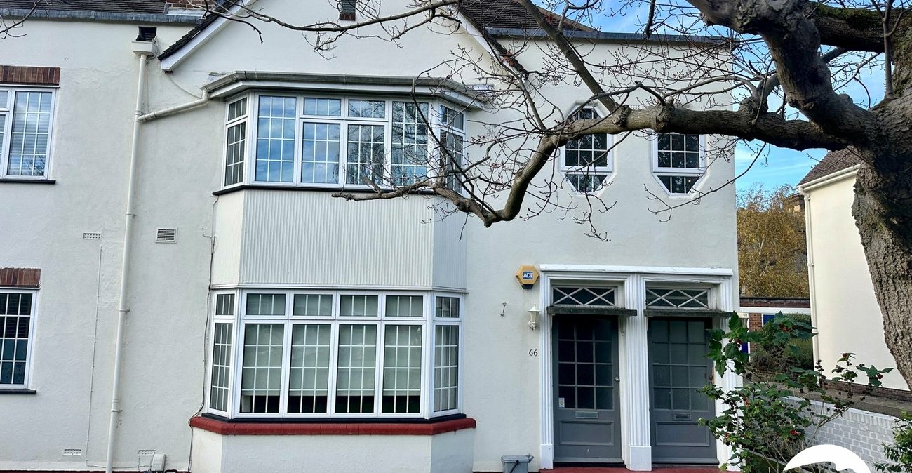 2 bedroom property for sale in London | Robinson Jackson