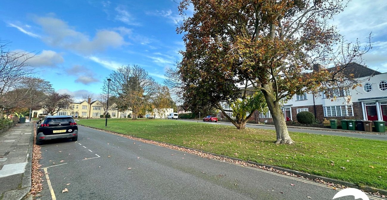 2 bedroom property for sale in London | Robinson Jackson