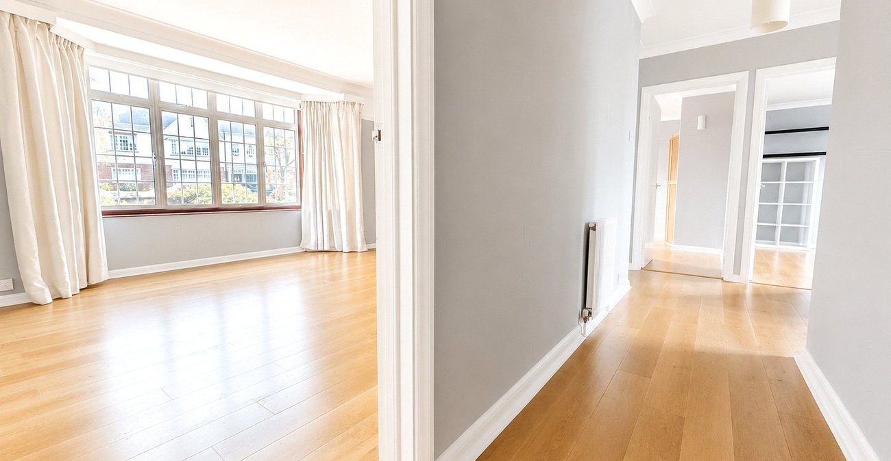 2 bedroom property for sale in London | Robinson Jackson