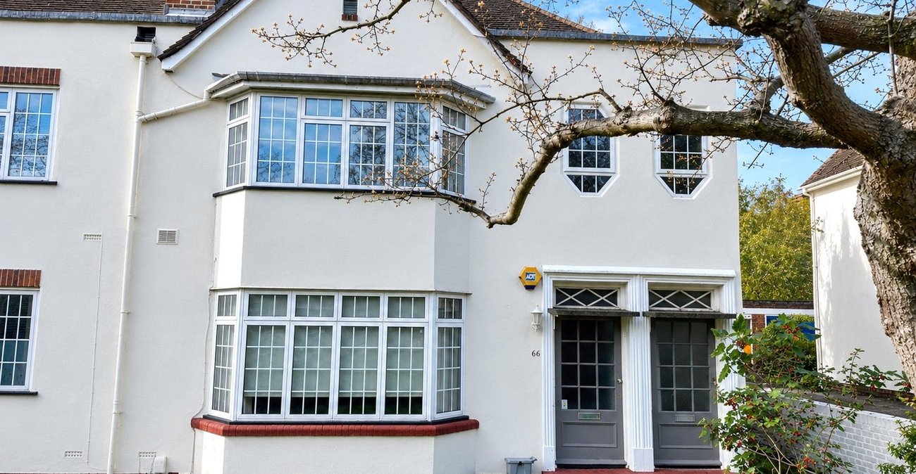 2 bedroom property for sale in London | Robinson Jackson