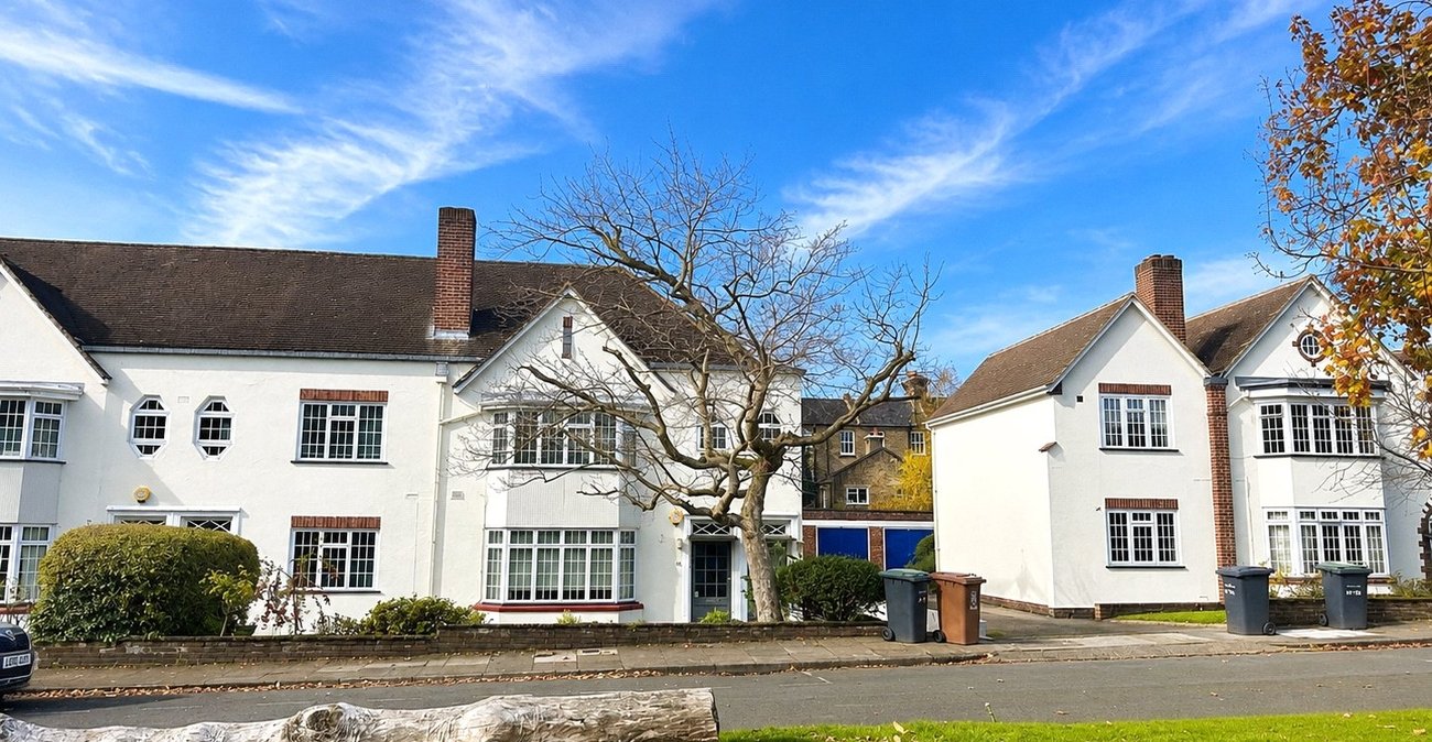2 bedroom property for sale in London | Robinson Jackson