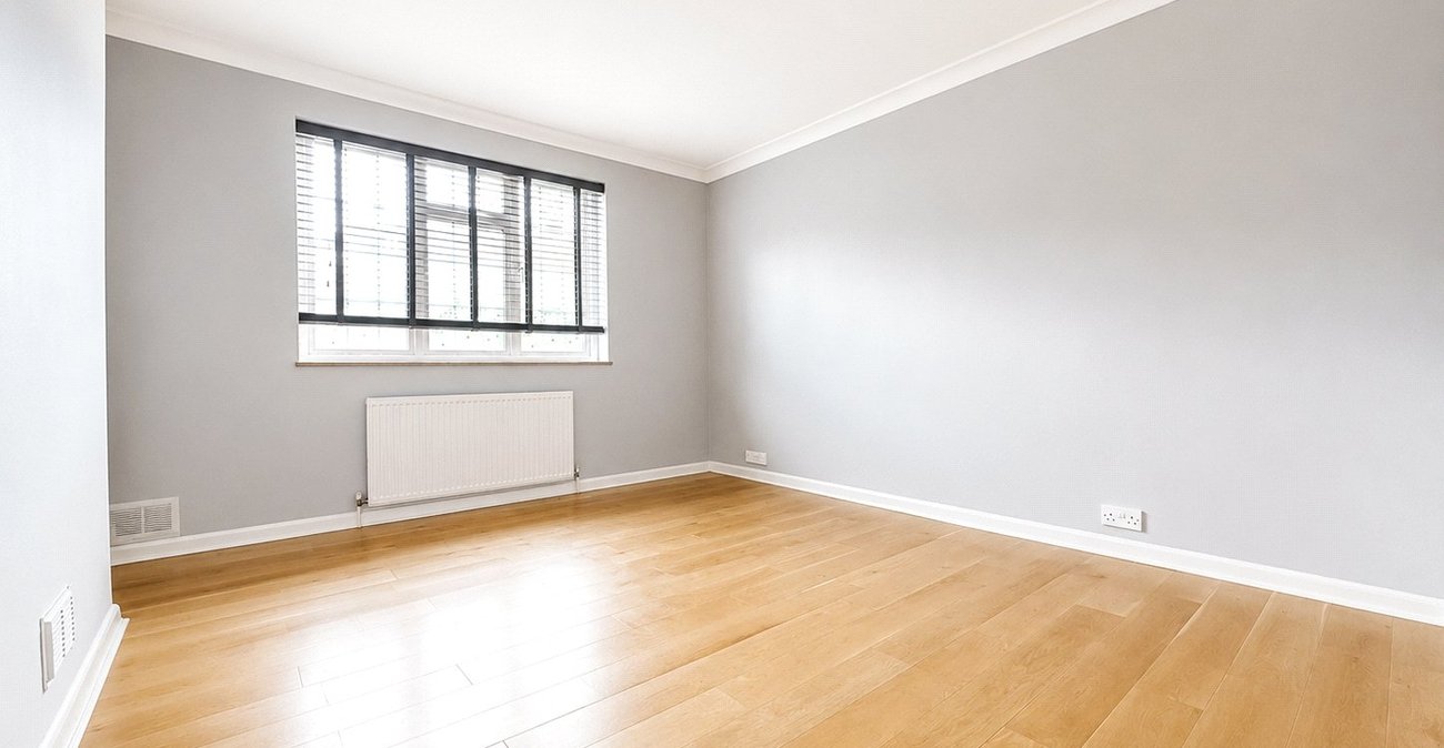 2 bedroom property for sale in London | Robinson Jackson