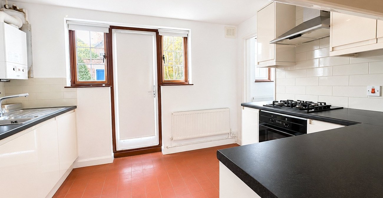2 bedroom property for sale in London | Robinson Jackson