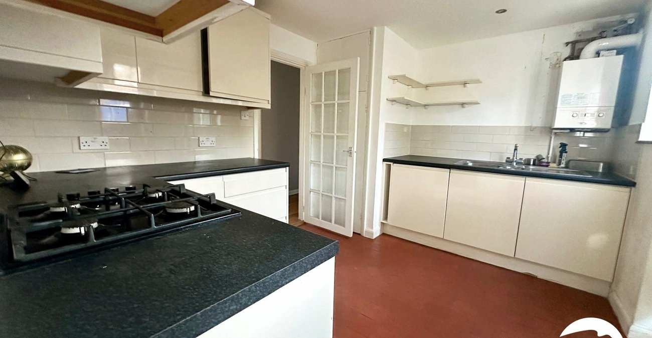 2 bedroom property for sale in London | Robinson Jackson