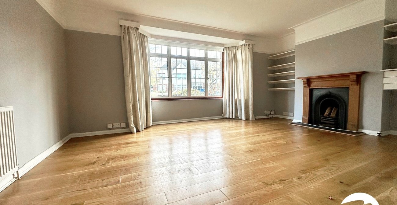 2 bedroom property for sale in London | Robinson Jackson