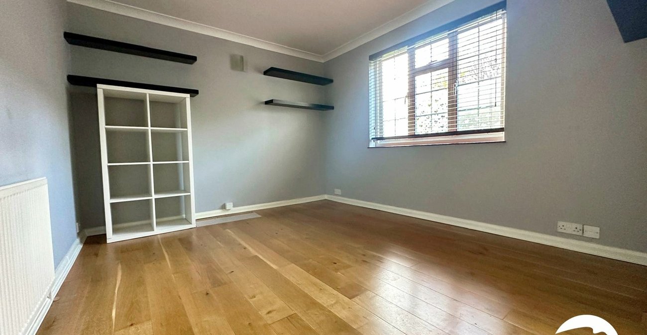 2 bedroom property for sale in London | Robinson Jackson