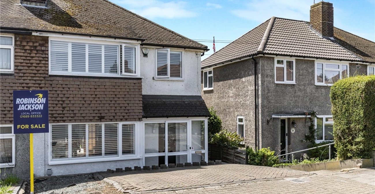 3 bedroom house for sale in Orpington | Robinson Jackson
