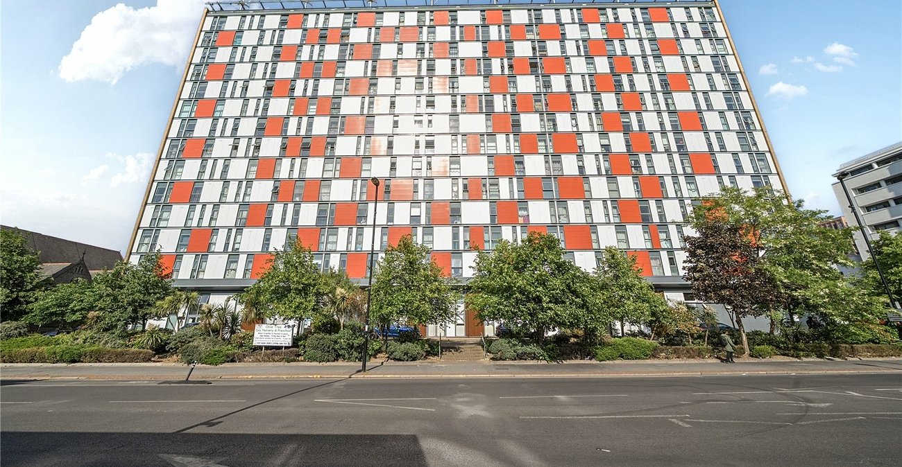 2 bedroom property for sale in  | Robinson Jackson